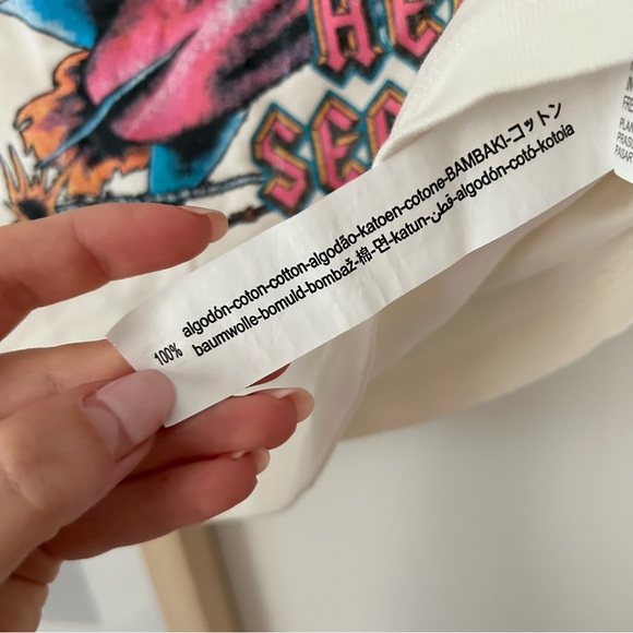 Stradivarius x AC/DC “Heat Seeker” Graphic Tee - Small - Picture 4 of 5